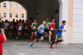 Ammelshainer Schlosslauf: Start im Torhaus