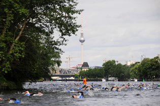 Berlin Triathlon: Schwimmen in der Spree