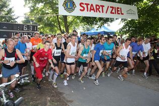 Berliner Benefiz-Lions-Lauf: Start des 10-km-Laufs