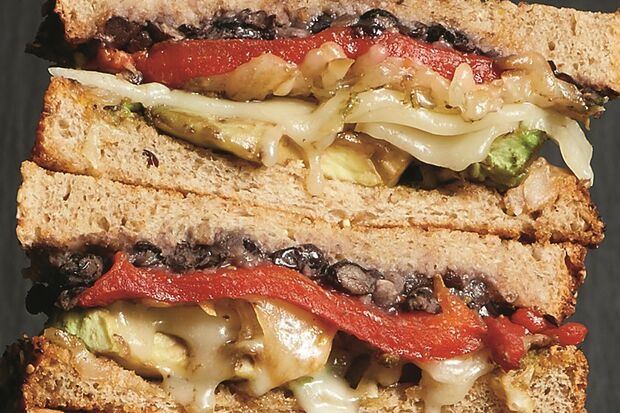 Bohnenmus-Paprika Sandwich Bild