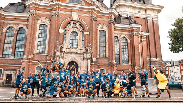 Brooks Run Happy Tour 2021