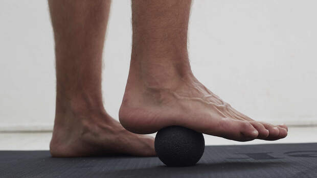 Die Plantarfaszie auf der Fußunterseite ist für Läufer besonders wichtig – bereitet aber auch häufig Probleme.