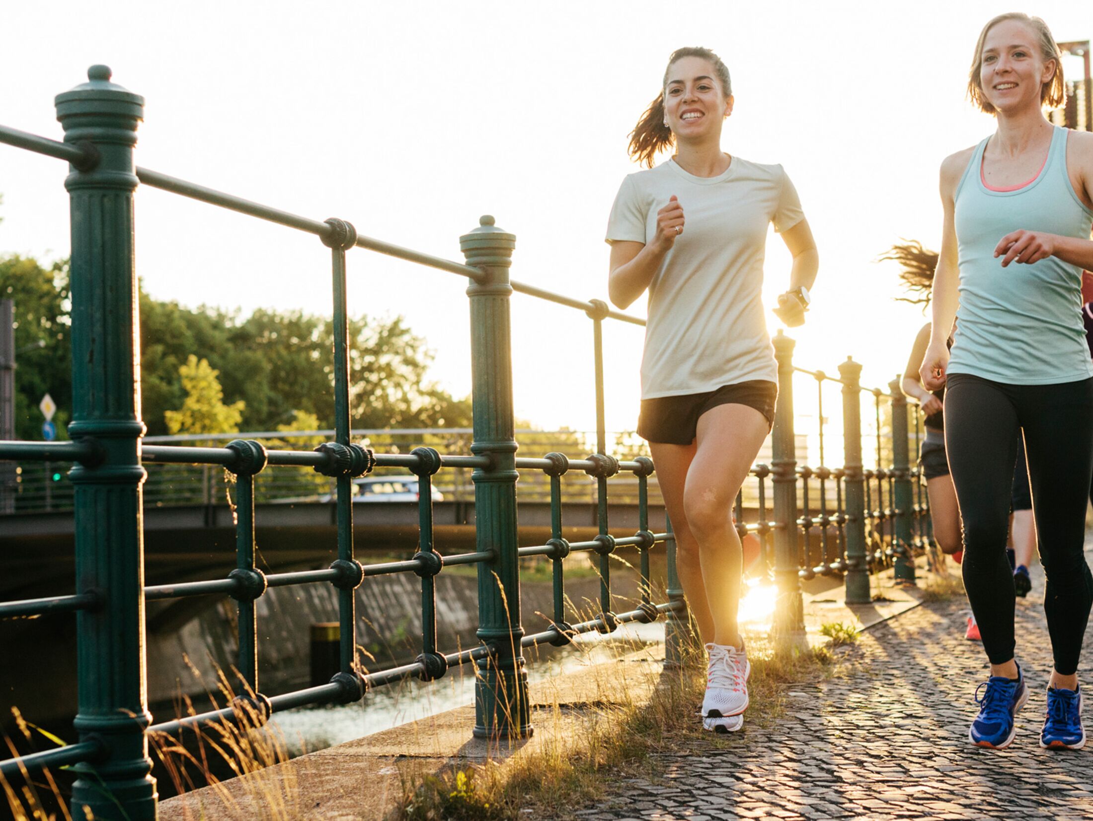 Im Dunkeln joggen: 6 Tipps zu Ausrüstung & Co.