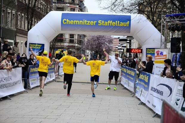 Gemeinsam auf dem Weg zum Ziel beim Chemnitzer Staffellauf