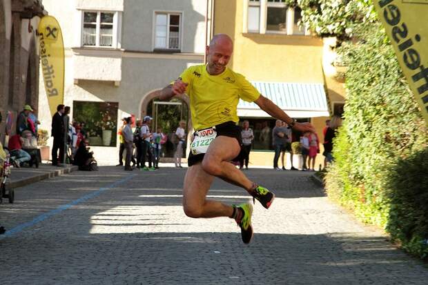 Halbmarathon Hall-Wattens: Freude im Ziel