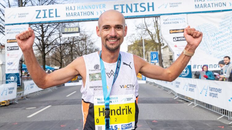 Hendrik Pfeiffer beim Hannover Marathon 2022