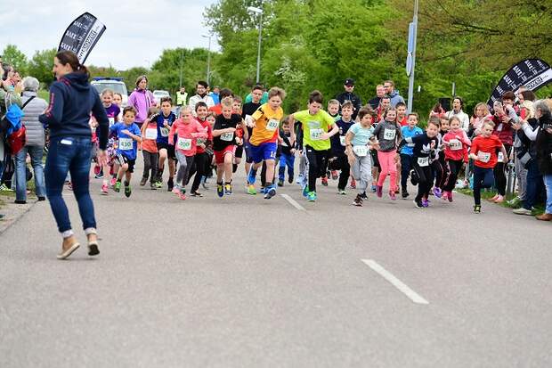 Kinder beim Springtime Run in Karlsdorf-Neuthard
