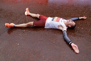Peter Herzog nach seinem österreichischen Rekord im Ziel beim London-Marathon 2020