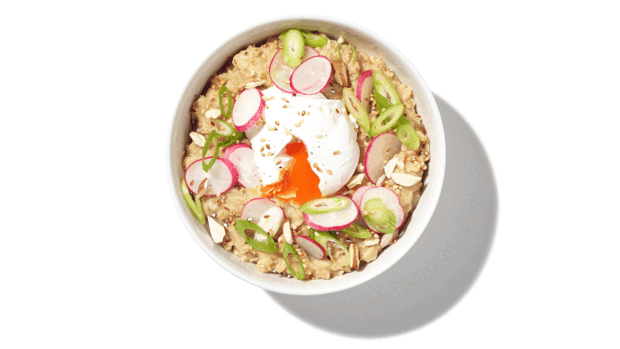 Porridge mit Misopaste und Ei