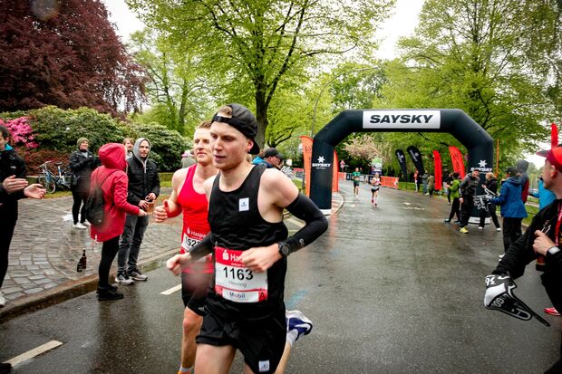 Redakteur Henning Lenertz lief beim Hamburg-Marathon 2019 eine 2:47:54.