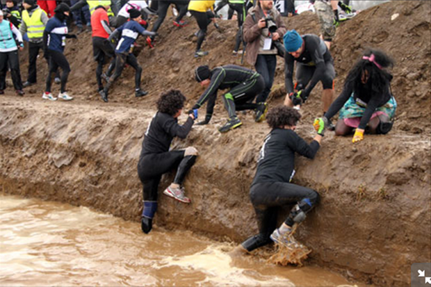 Rund 30 Hindernisse müssen beim Rock Race überwunden werden.