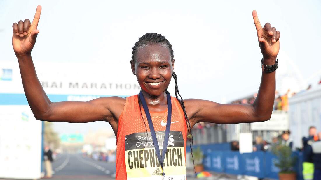 Chepngetich Beim Chicago-Marathon Im Mittelpunkt | RUNNER'S WORLD