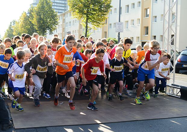 Start für die Schüler beim Bickendorfer Büdchenlauf in Köln