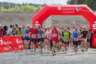 Start zum Halbmarathonrennen beim Vogtland-Lauf in Klingenthal
