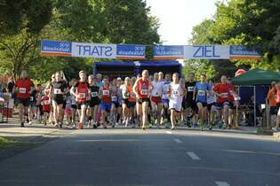 Start zum Kutenholzer Volks- und Straßenlauf