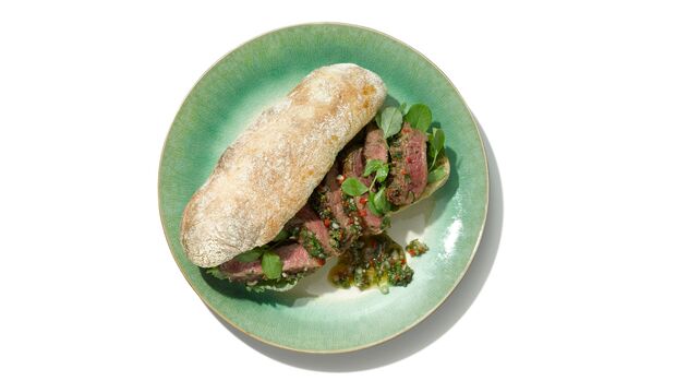 Steak--Sandwich-mit-Chimichurri