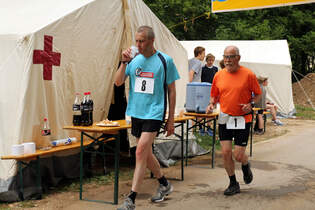 Verpflegungsstelle beim Gmünder 12-Stunden-Lauf