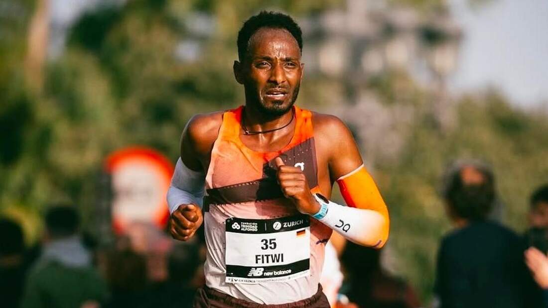 Samuel Fitwi chasse le demi-marathon rapide à Dubaï