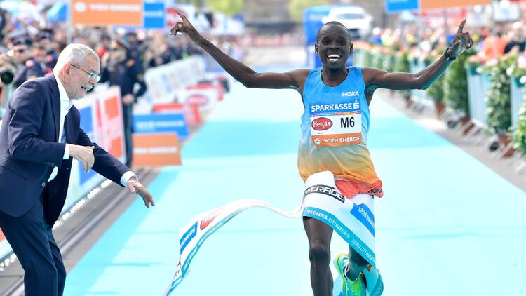 Samwel Mailu gewinnt Jubiläum in Streckenrekord​