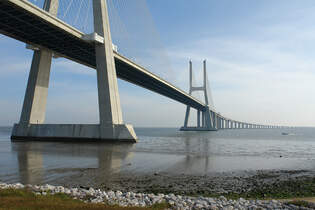 landmark--Lissabon--Ponte Vasco da Gama