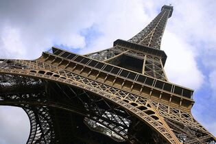 landmark--Paris--Eiffelturm
